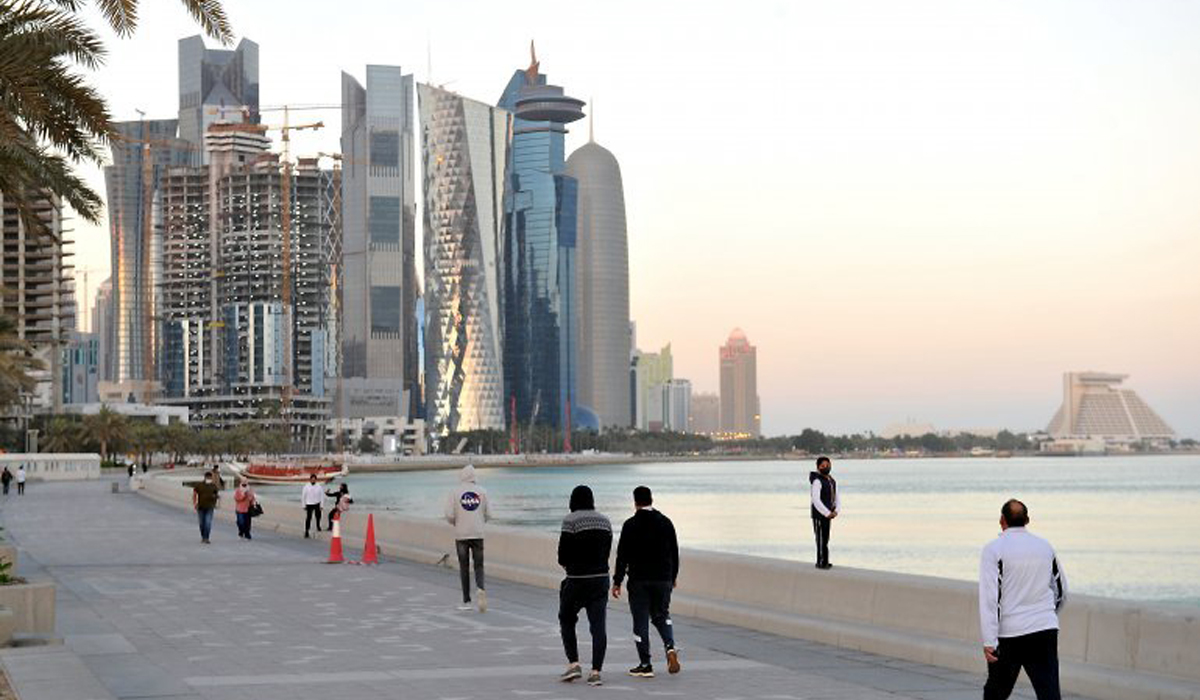 Qatar Ministry officials fine over 50 for not maintaining social distancing